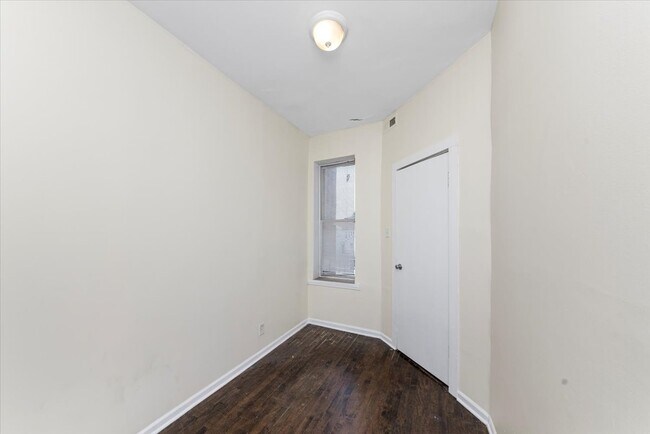 Building Photo - 2912 S Wentworth Ave