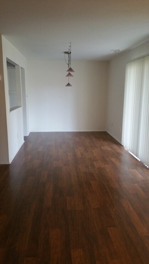 Dining Area - 24291 Evergreen Rd