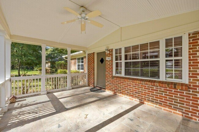 Building Photo - 1142 Old Fort Dr