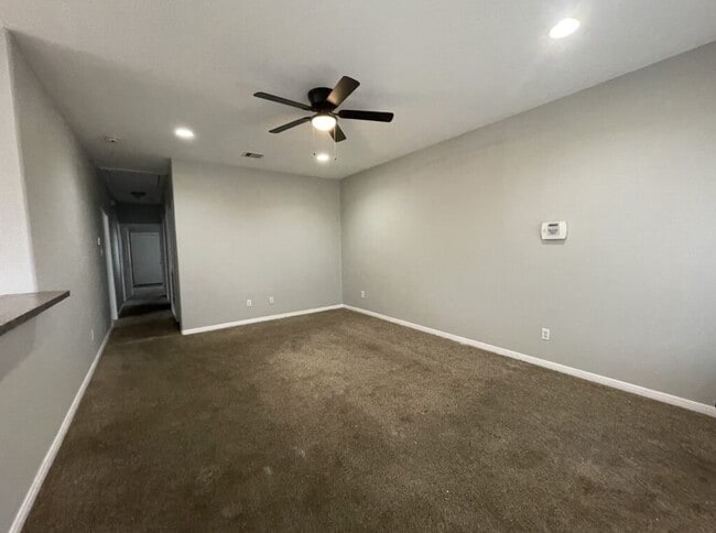 Building Photo - 3118 Barberry Dr