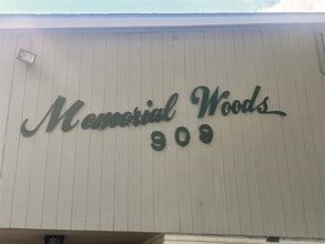 Building Photo - 909 Silber Rd Building Photo - 909 Silber Rd