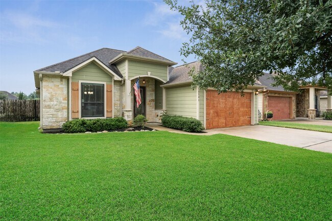 Foto del edificio - 12731 Pine Woods St