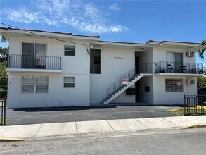 Building Photo - 543 SW 37th Ave