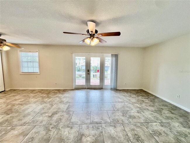 Building Photo - 5111 Coquina Key Dr SE
