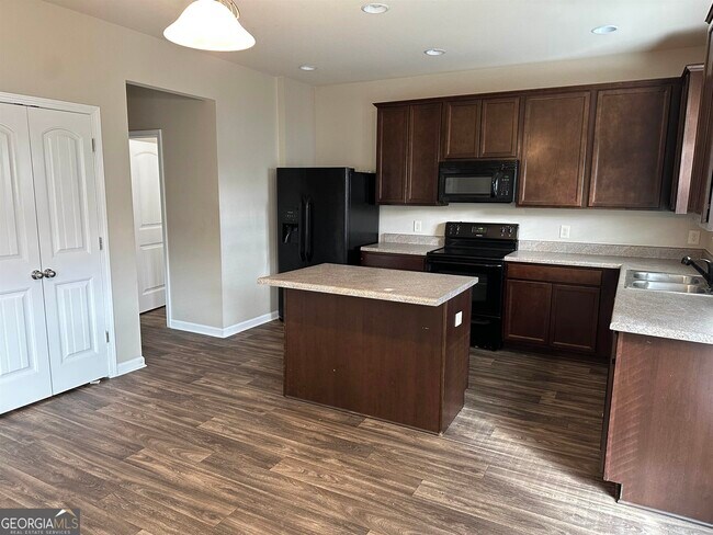 Building Photo - 15 Wesley Drew Ln