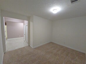 Building Photo - 16014 Peach Bluff Ln