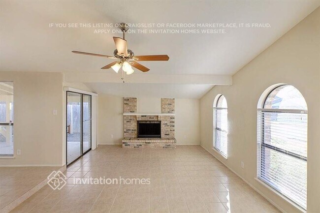 Foto del edificio - 4121 Staghorn Cir S