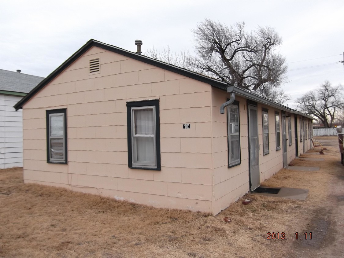 Primary Photo - 604 N Main St