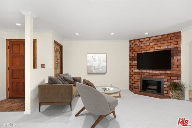 Building Photo - 3 br, 3 bath Condo - 4327 Duquesne Ave