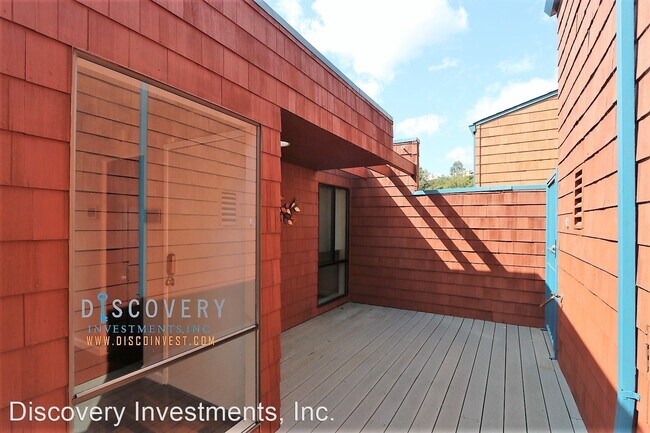 Building Photo - 3 br, 3 bath House - 32 Sereno Circle