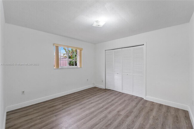 Foto del edificio - 2906 NW 13th St