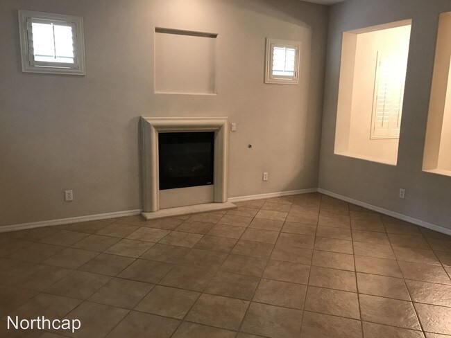 Foto del edificio - 2753 Struan Ave