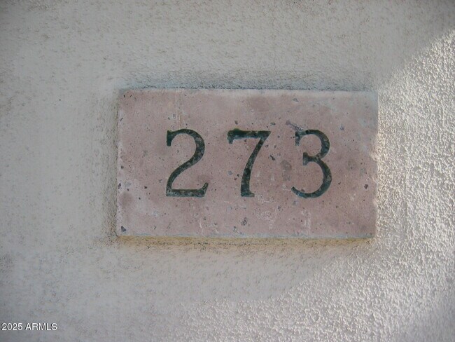 Foto del edificio - 1747 E Northern Ave
