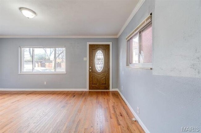 Building Photo - 125 Koeln Ave