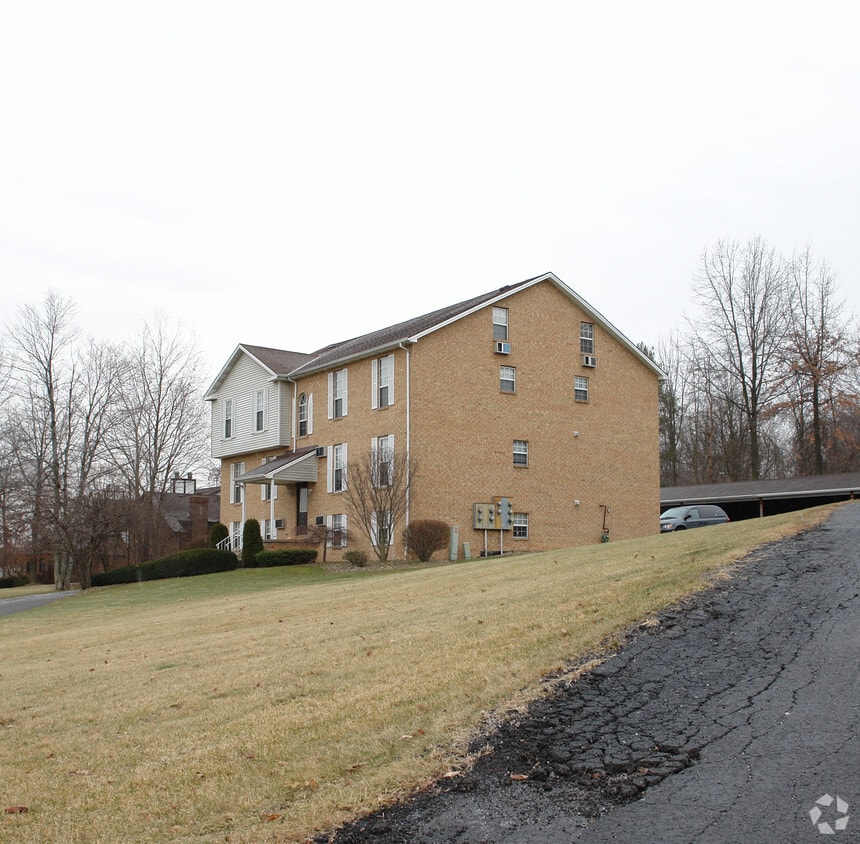 6341 St Andrews Dr, Canfield, OH 44406 Apartments in Canfield, OH