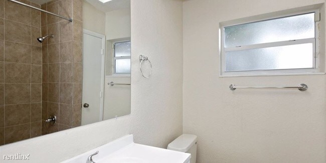 Foto del edificio - 6970 Taft St