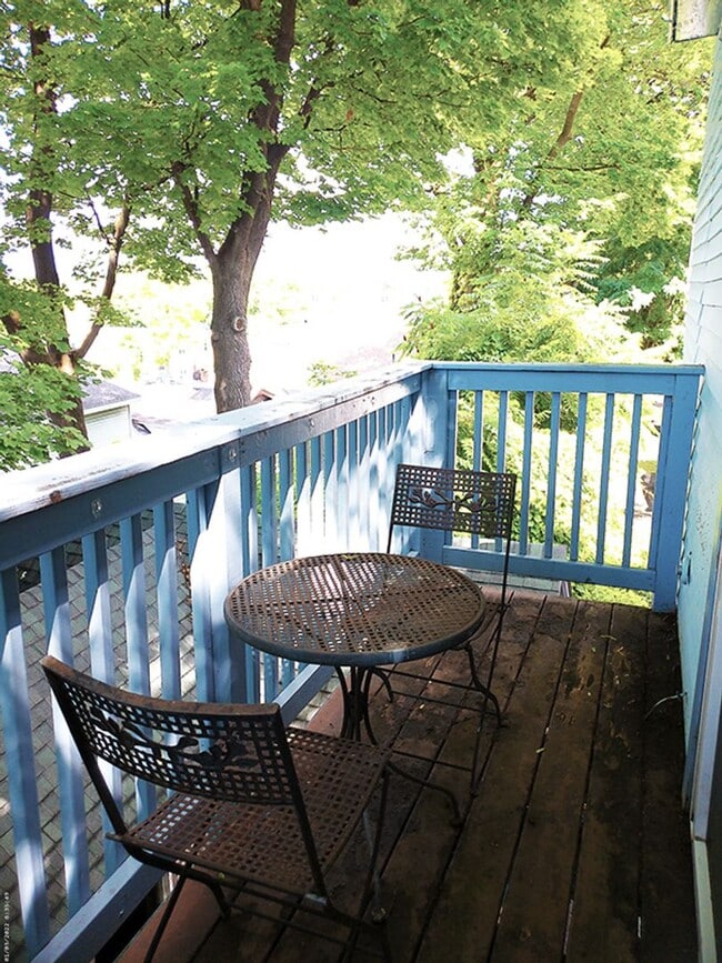 Building Photo - 113 Comstock Pl