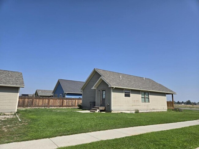 Foto del edificio - 3704 N Benton Ave