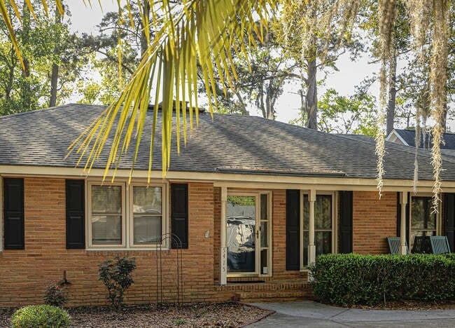 Building Photo - 5415 Speir St