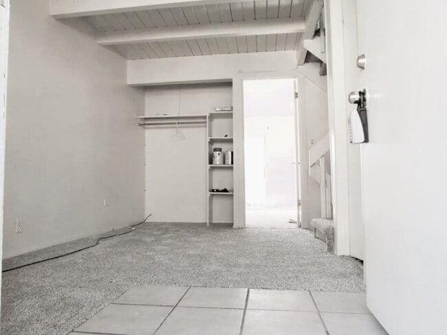 Building Photo - 81 Maude Ave