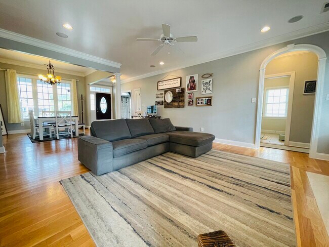 Building Photo - 5303 Bayberry Park Dr