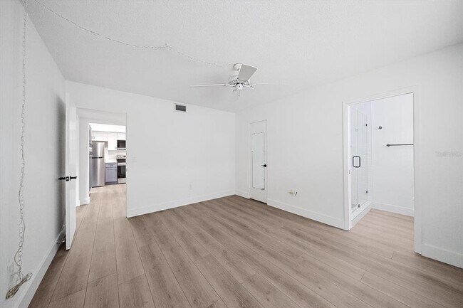 Building Photo - 3818 Roxane Blvd