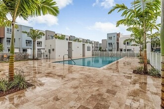 Building Photo - 2561 NE 193rd St