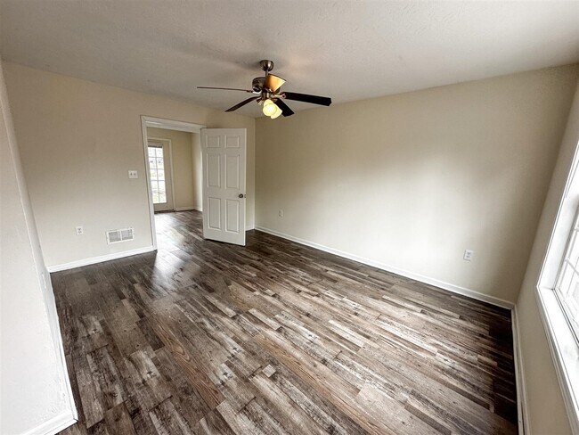 Building Photo - 1225 N Lee Dr