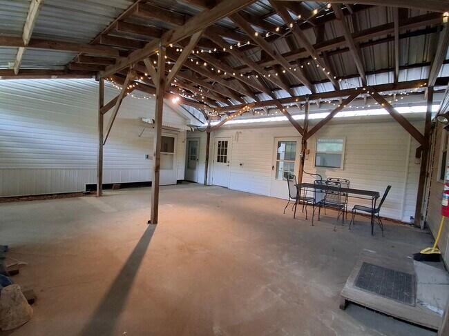 Patio exterior - 46 Lena Dr