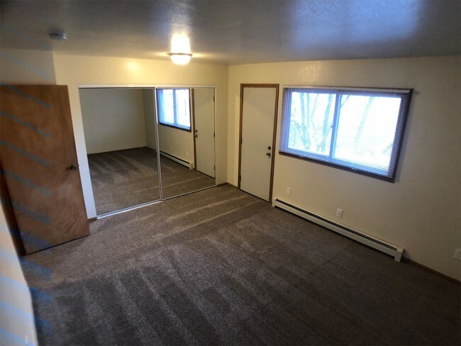 Foto del edificio - 724 E 76th Ave