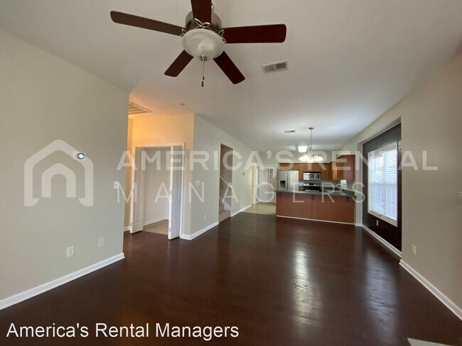 Foto del edificio - 3 br, 3 bath House - 2185 Village Lane
