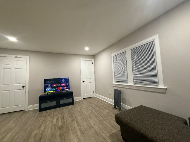 Foto del edificio - 204-18 115th Ave