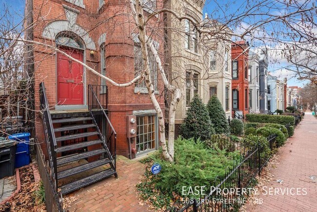 Building Photo - 508 3rd St NE