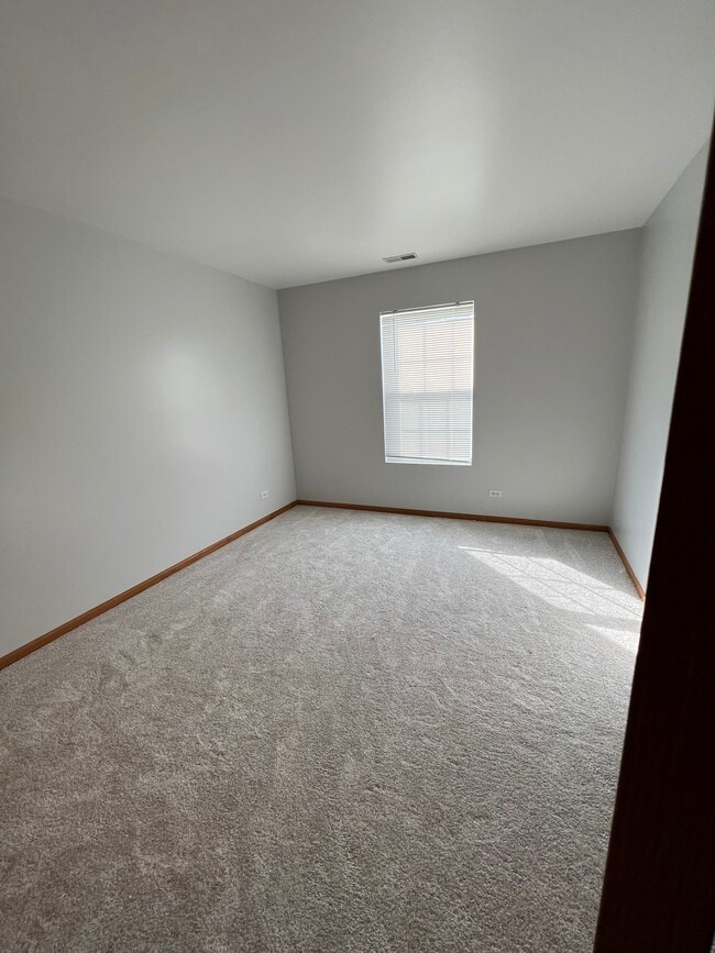 Building Photo - 1470 Millbrook Dr