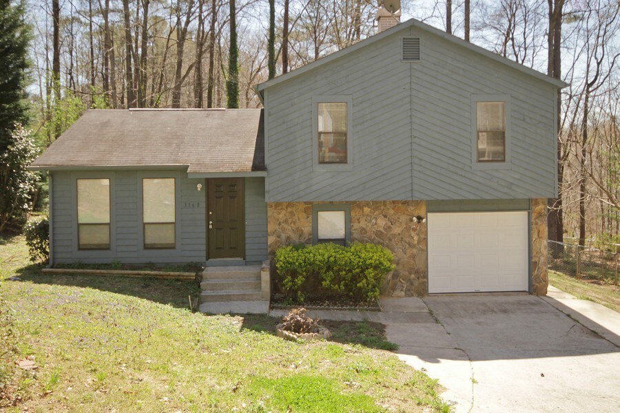 Primary Photo - 3168 Meadow Wood Ct