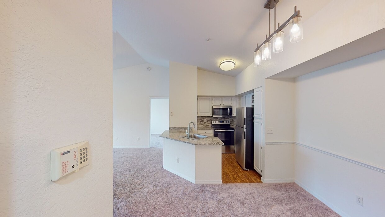 Photo - Ashton at Waterford Lakes Apartments