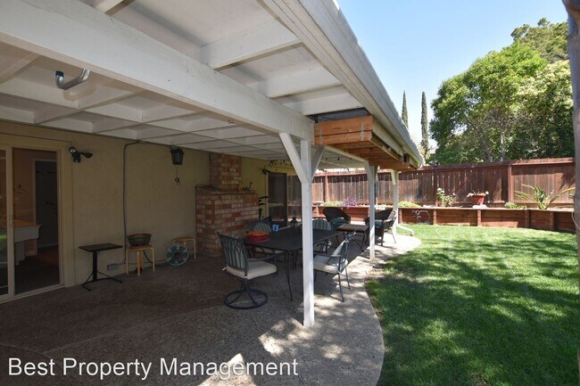 Building Photo - 3 br, 2 bath House - 1354 Meadow Glen Way