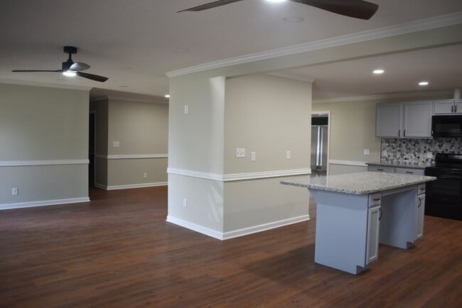 Foto del edificio - Newly renovated home located in Dunn!