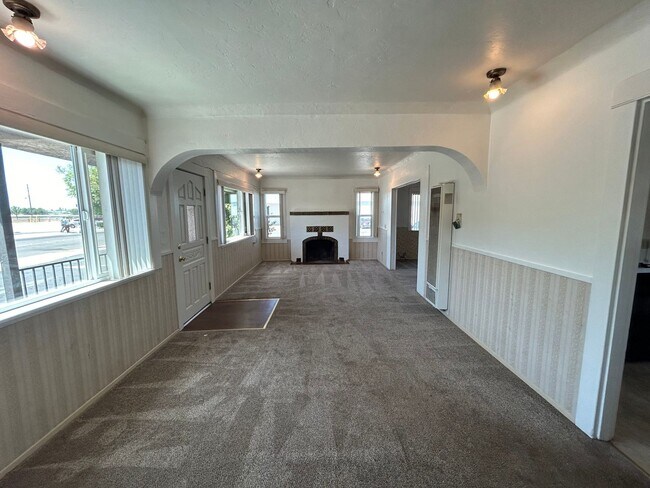 Foto del edificio - 1441 Coldwell Ave