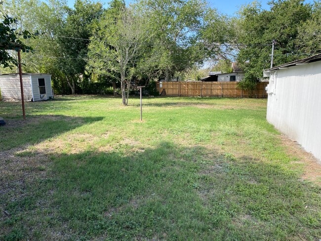 Building Photo - 508 E Le Roy St