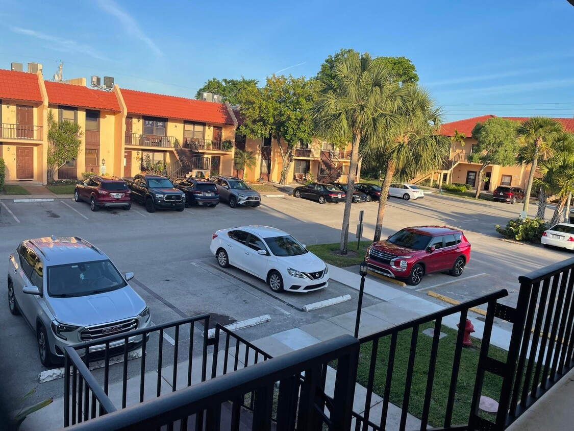 Foto principal - 5975 Forest Hill Blvd
