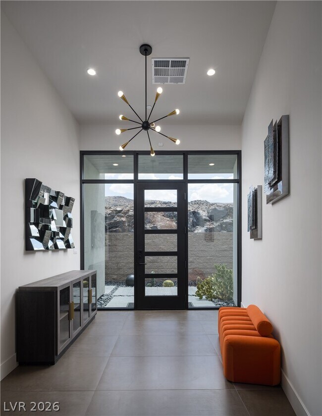 Foto del edificio - 692 Scenic Cliff Dr