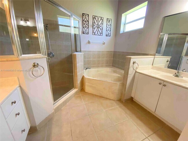 Building Photo - 2955 Dunwoodie Pl