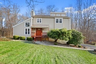 Building Photo - 9 Harmony Ln