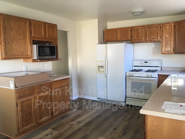 Foto del edificio - 3193 Montclair St