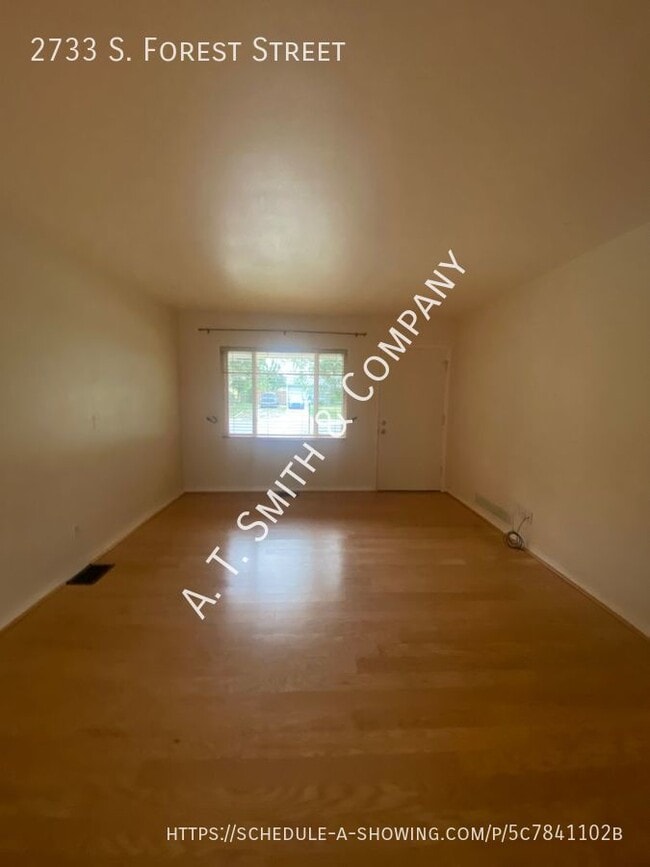 Building Photo - 3 Bedroom Ranch-Style Home w/ Garage!