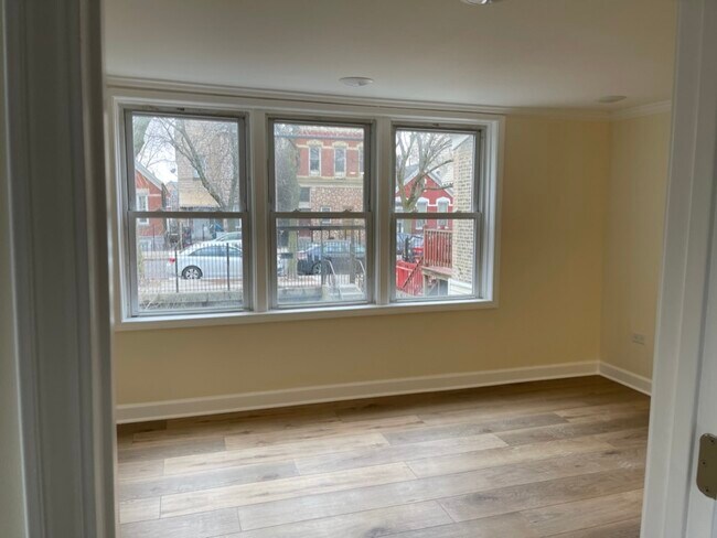 Building Photo - 2227 W Cullerton St