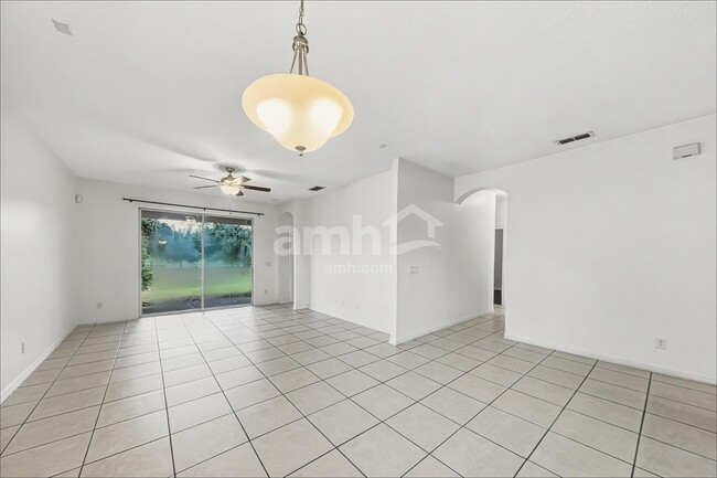 Foto del edificio - 1726 Palmerston Cir