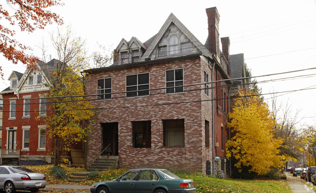 Primary Photo - 5900 Stanton Ave