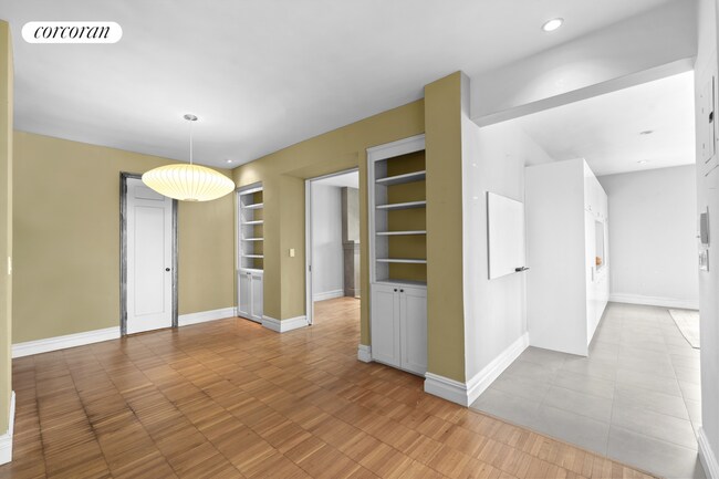 Building Photo - 118 8th Ave